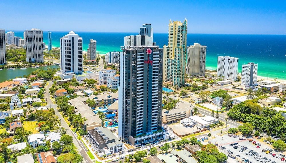Ruby Gold Coast by CLLIX -1 estrellas en Gold Coast