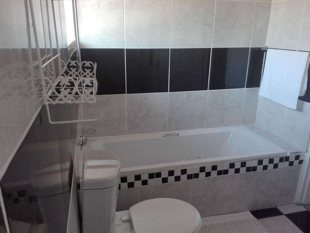 Joezebel Guest House 3