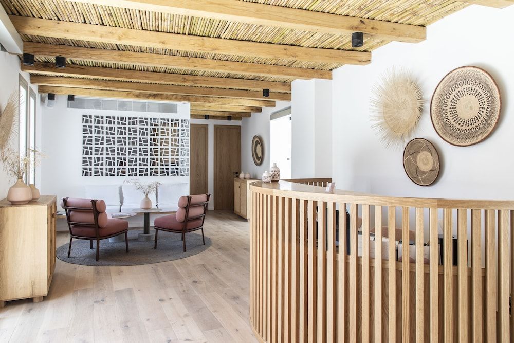 Adorno Beach Hotel & Suites 2