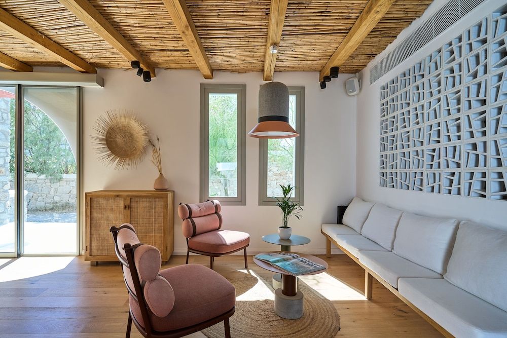 Adorno Beach Hotel & Suites 3