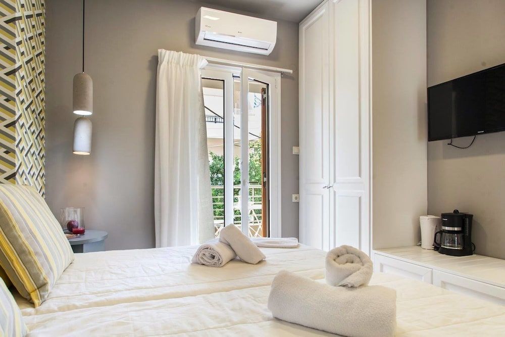 Candia Studios & Rooms 3