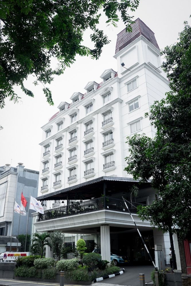 Arion Suite Hotel Kemang 1