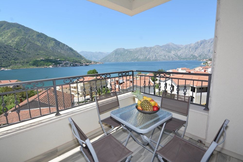 Apartments Dobrotski Dvori 3 estrelas em Kotor