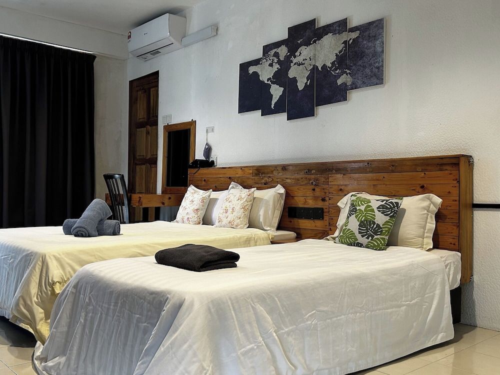 Riverbank Dungun Guesthouse & Cafe 3