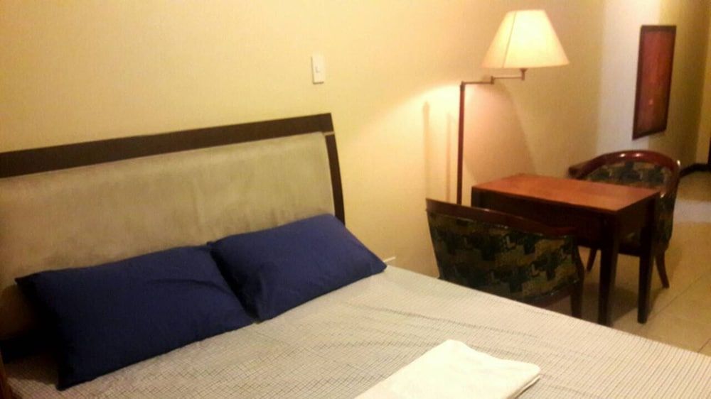 Migz N Tons Place at Cypress Towers 2