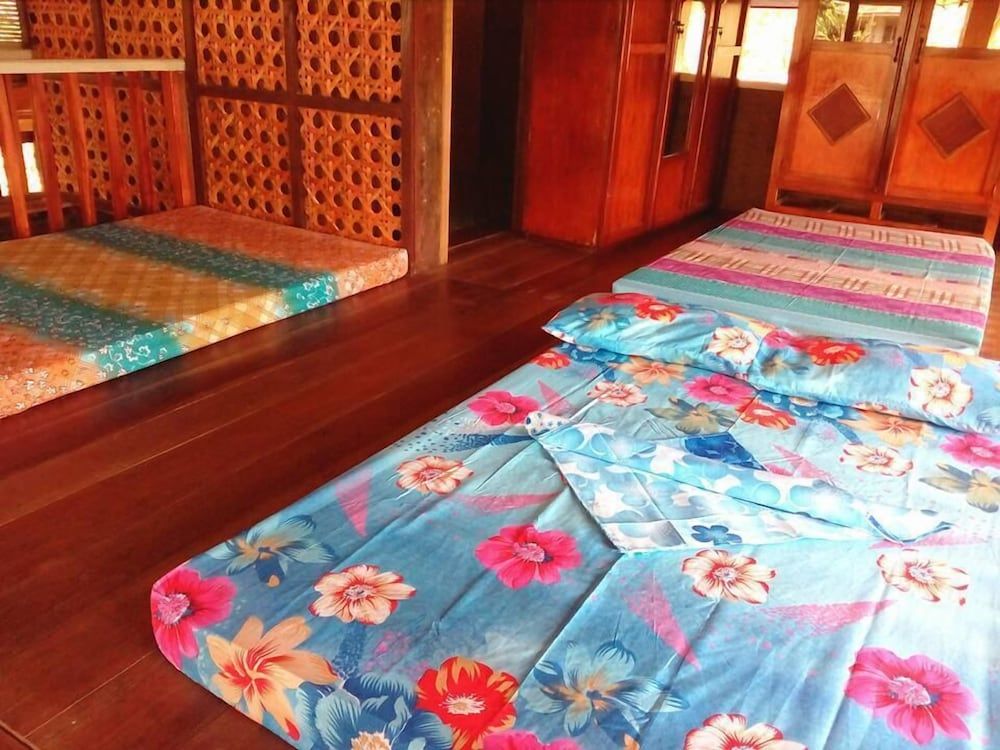 Batuan Hammock Hostel 3