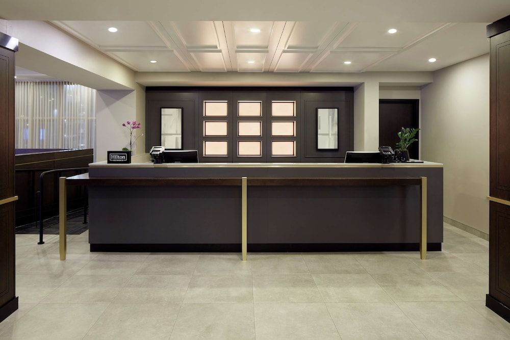 DoubleTree by Hilton Montreal Airport 2