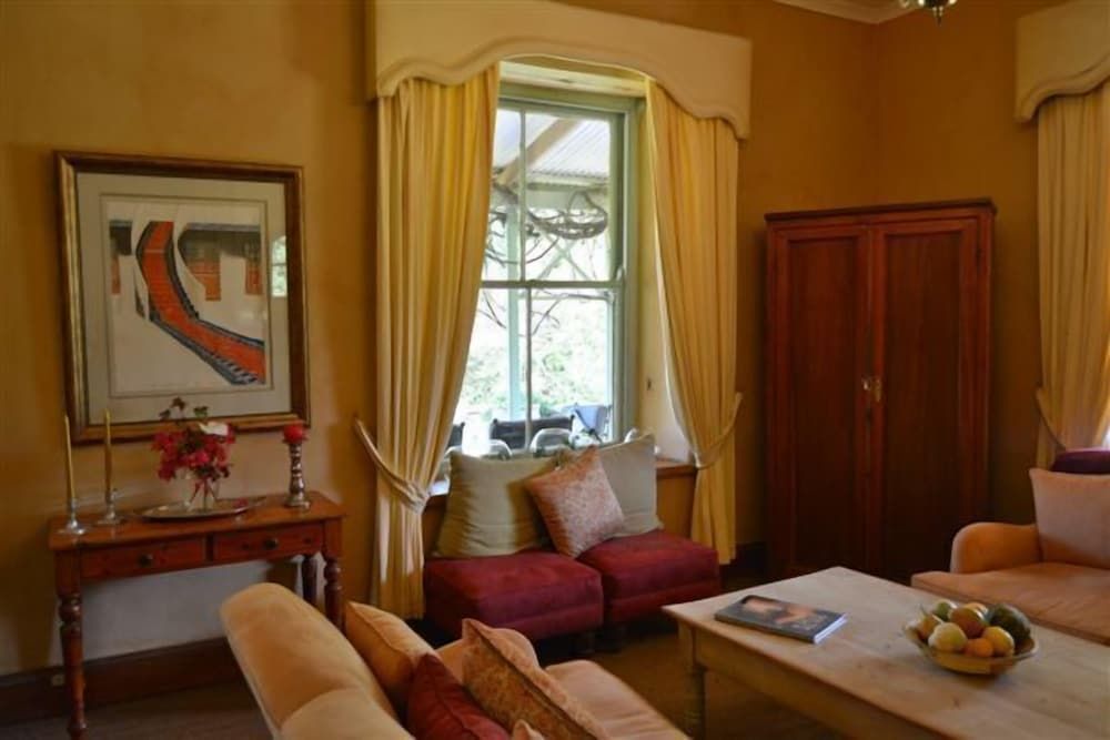 Old Halliwell Country Inn 3