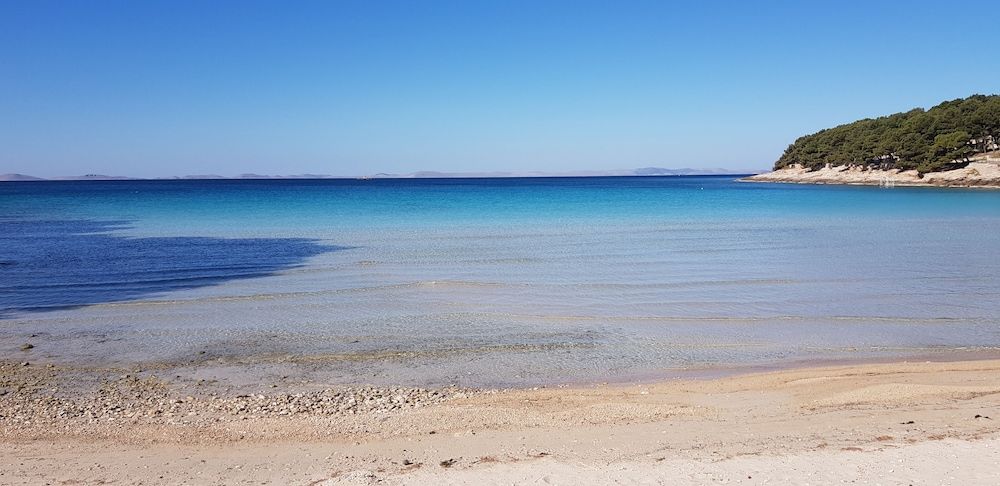 Camp Rehut - Campsite 3 étoiles à Murter