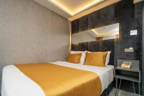 216 Silver Suite 2
