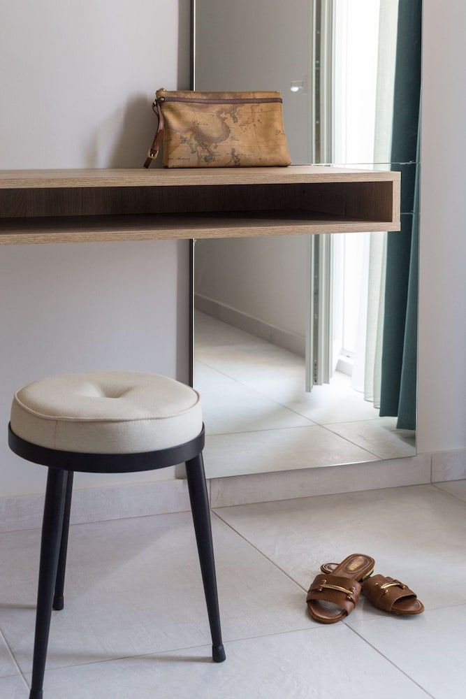 Mythic Summer Hotel 2