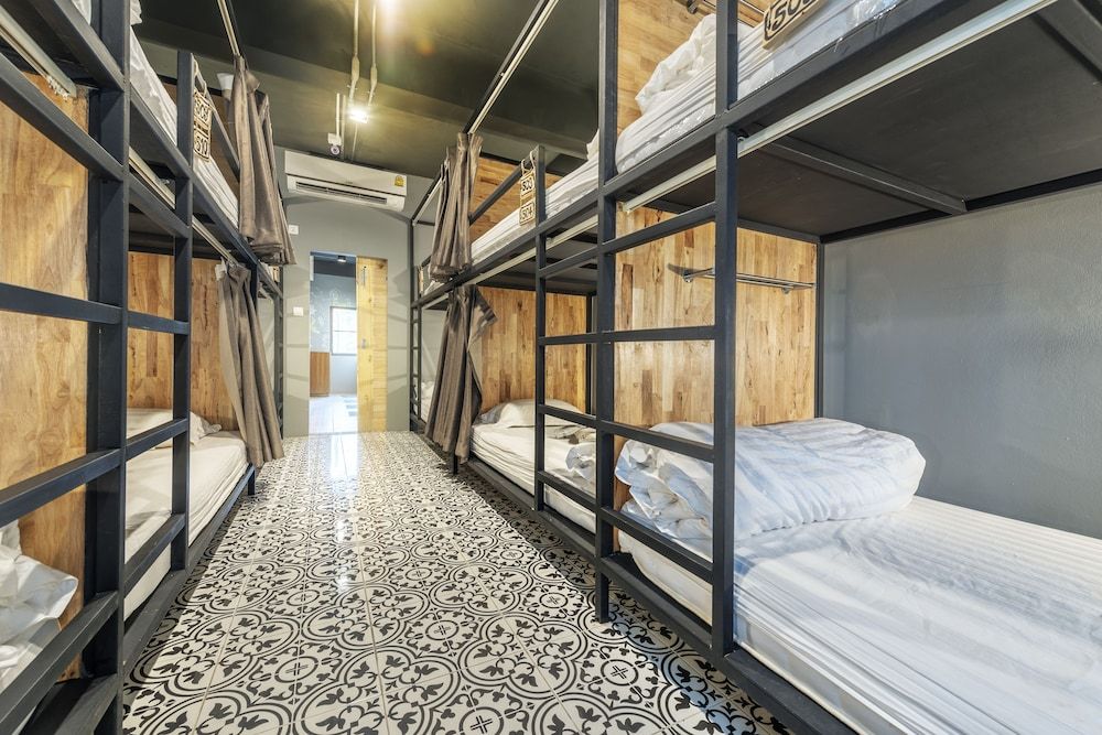 Sloth Hostel Don Mueang 3