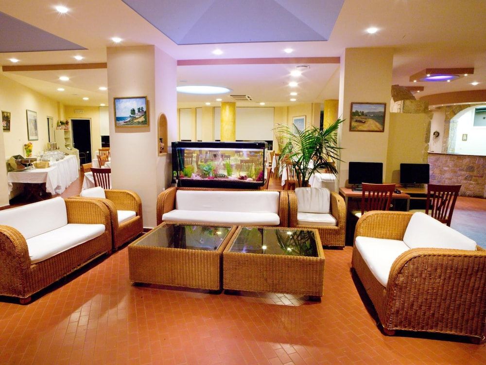 Thomas Beach Hotel 2