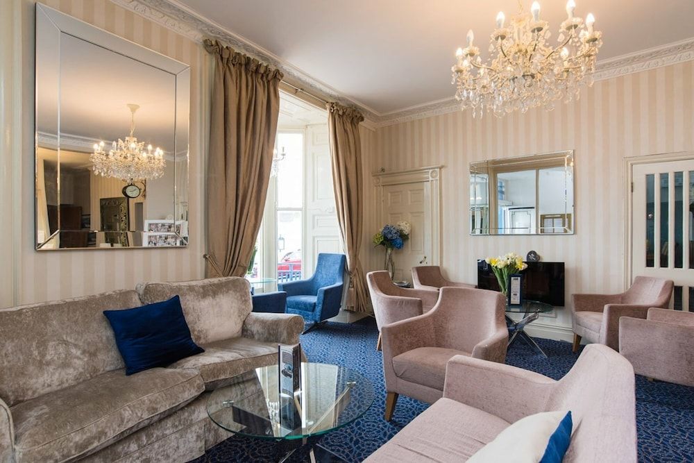 Gwesty'r Marine Hotel & Spa 3