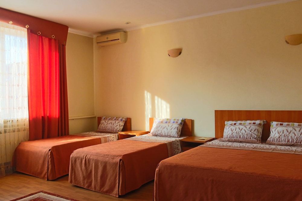 Hotel Meridian-Yug 3