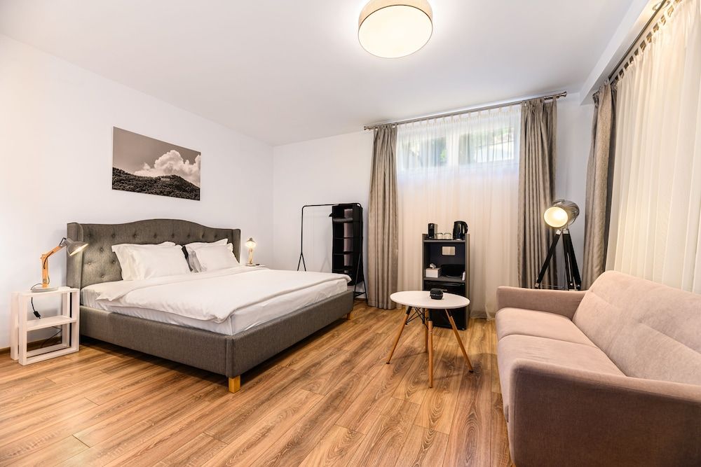 Cedrus Boutique -1 stelle a Brașov