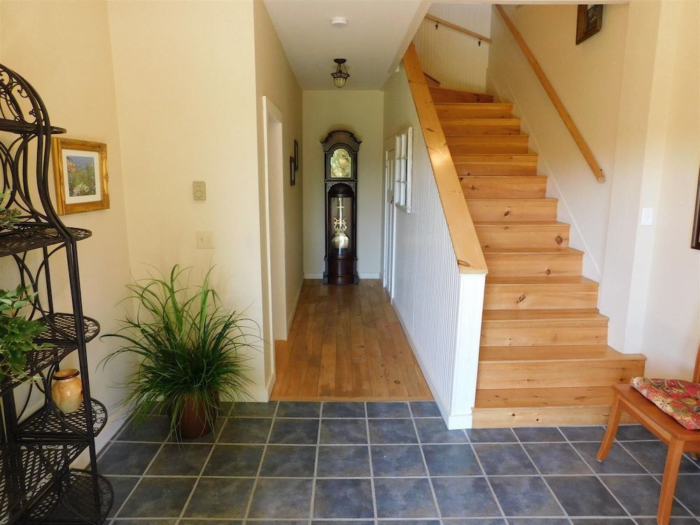 Dominion Hill Country Inn 2