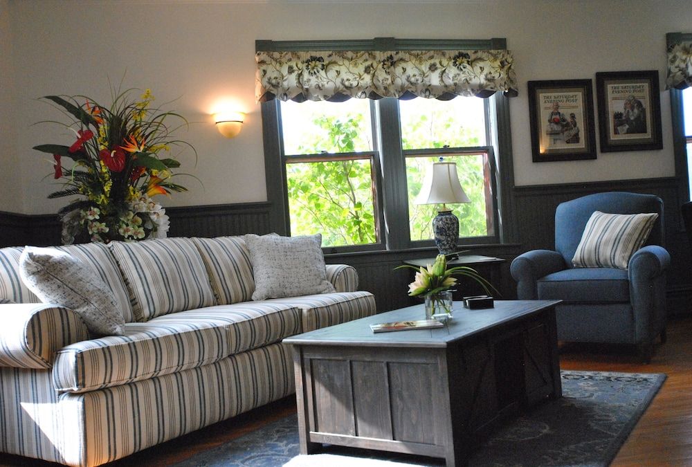 Dominion Hill Country Inn 3