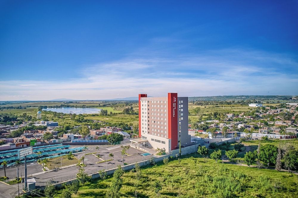Fiesta Inn Suites Aeropuerto del Bajío 3 estrelas em Silao