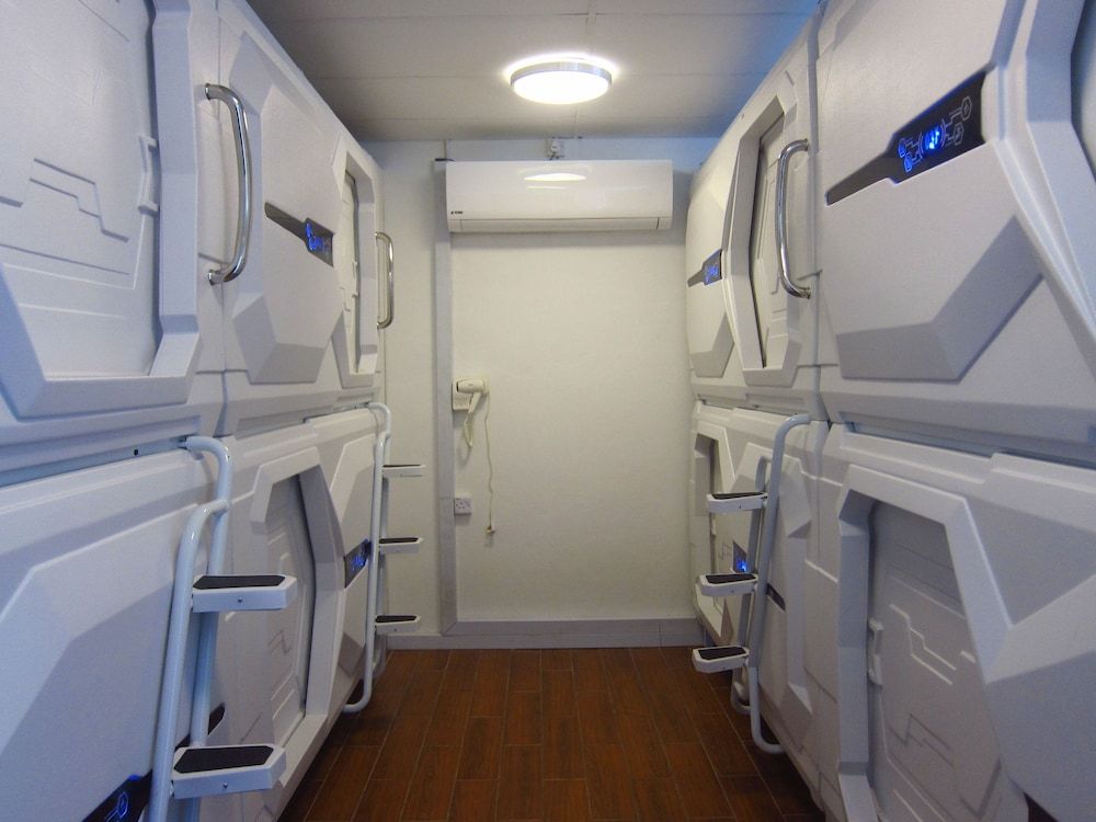 Aloha Capsule Hostel 3