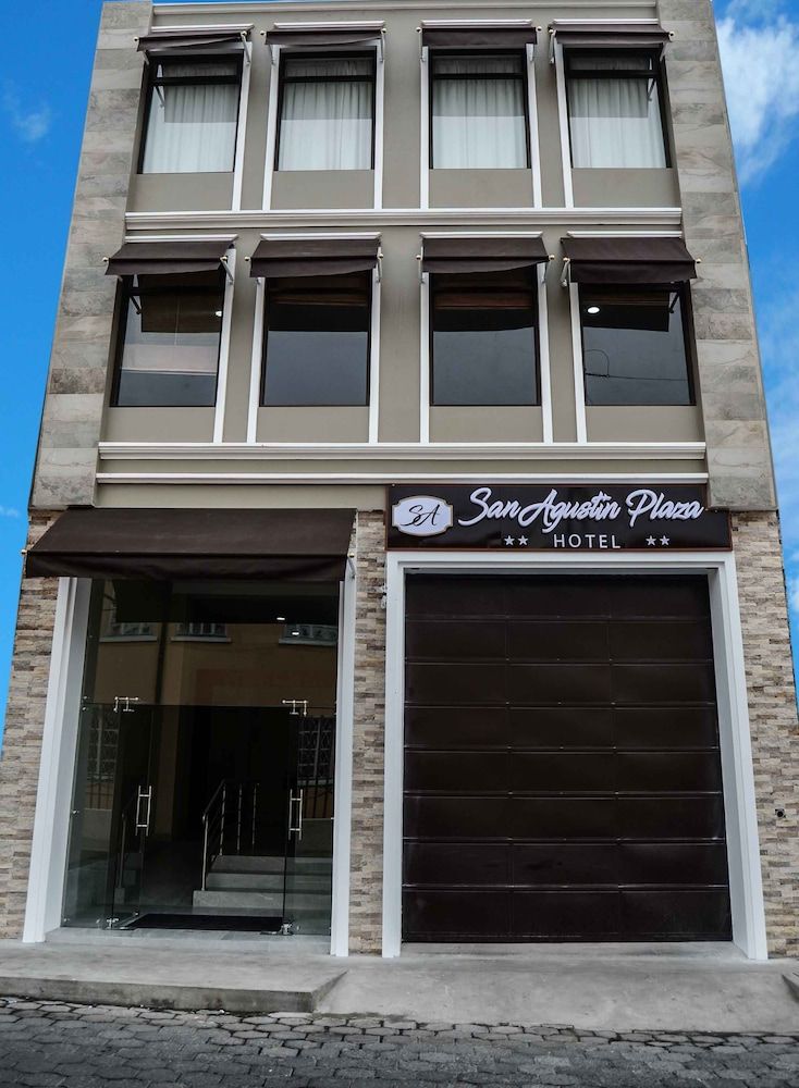 Hotel San Agustin Plaza 4 étoiles à Latacunga