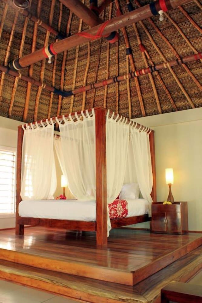 Blue Lagoon Beach Resort 3