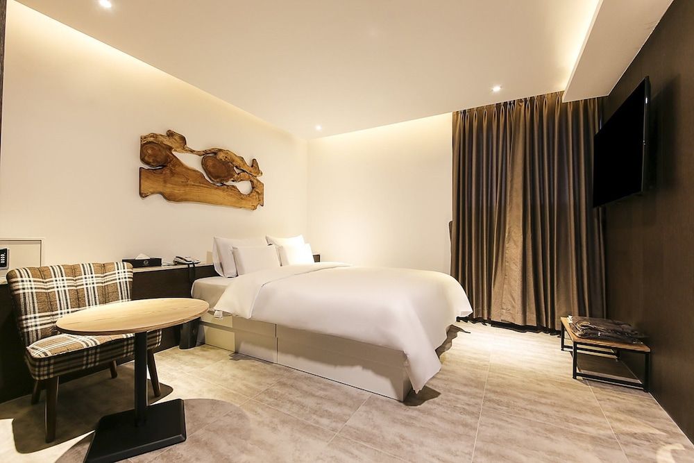 Central Person Hotel Pyeongtaek 3