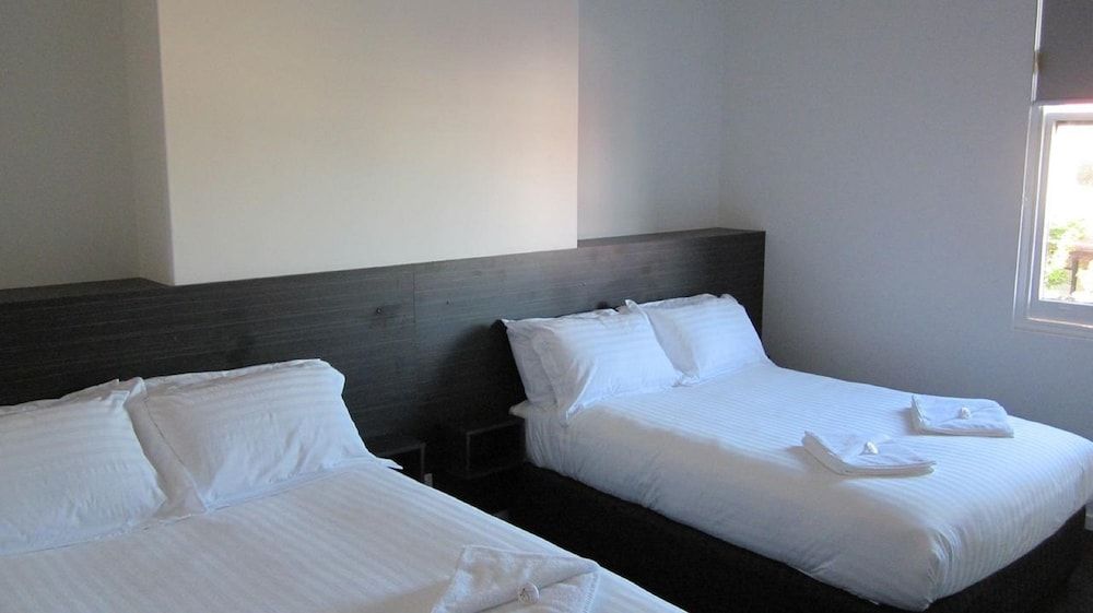 Queens Head Hotel 3