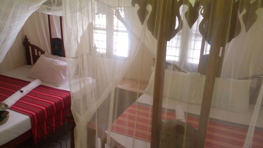 Blue Earth Beach Bungalows 3