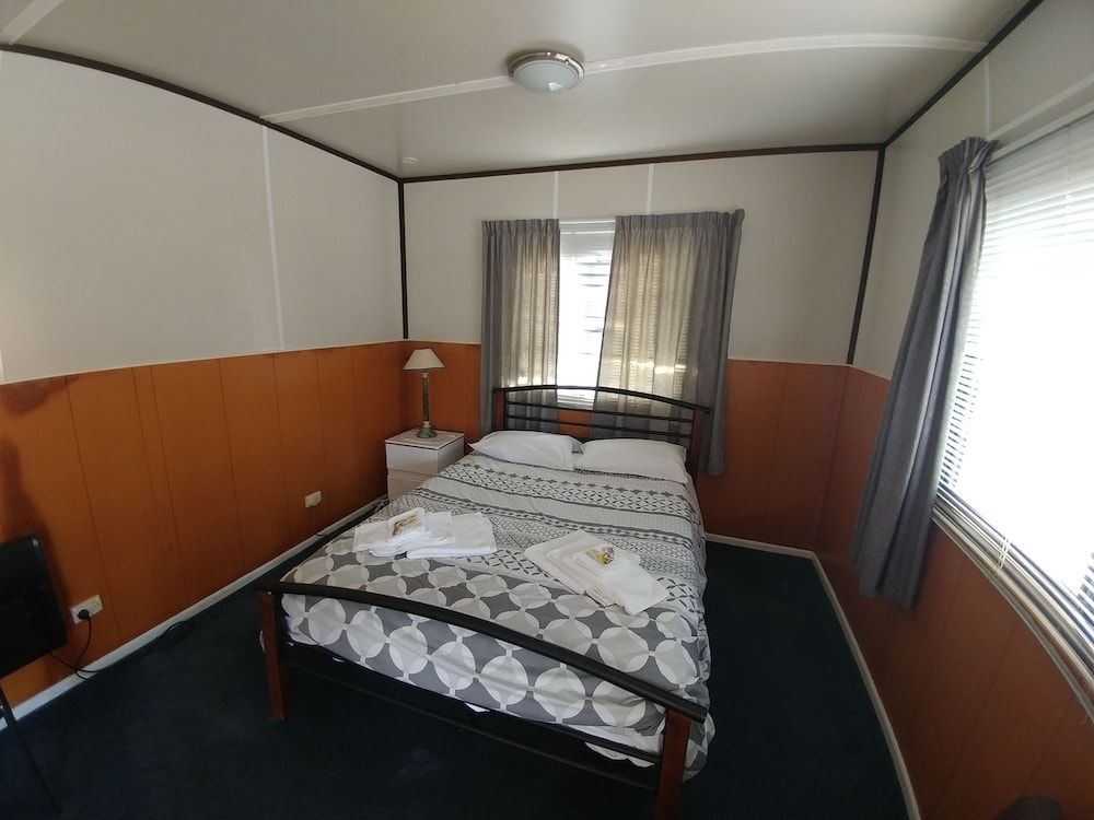 Pineacres Motel and Park 3