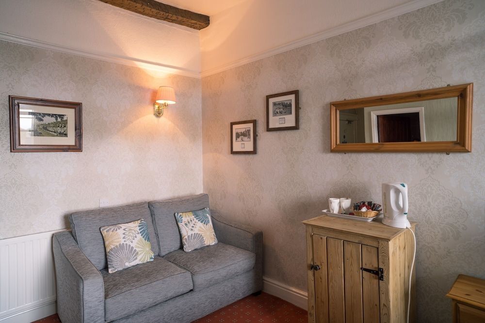 The Old Hall Hotel 2