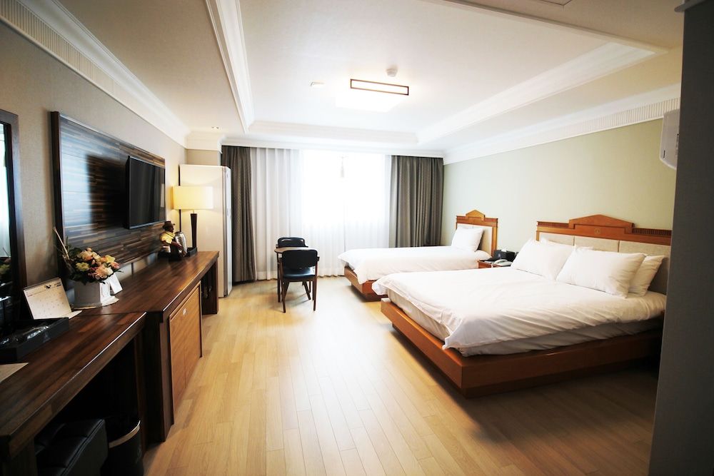 Empire Tourist Hotel 3