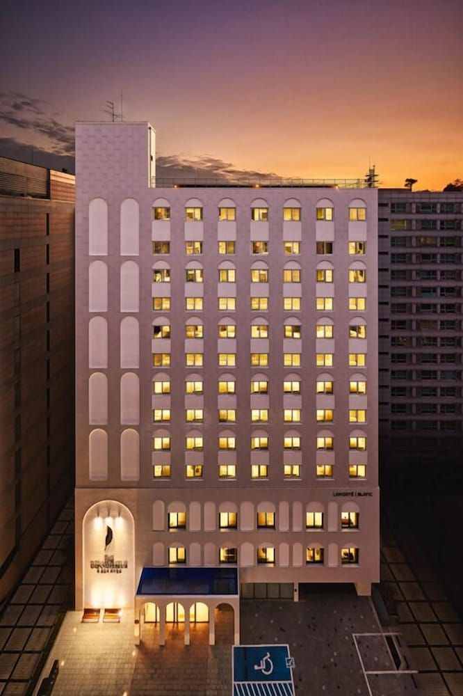 The Connoisseur Residence Hotel -1 estrellas en Seúl