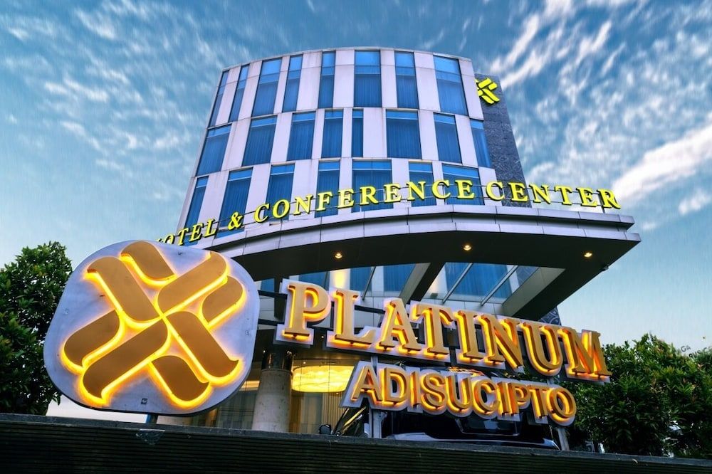 Platinum Adisucipto Hotel & Conference Center 4 stelle a Depok
