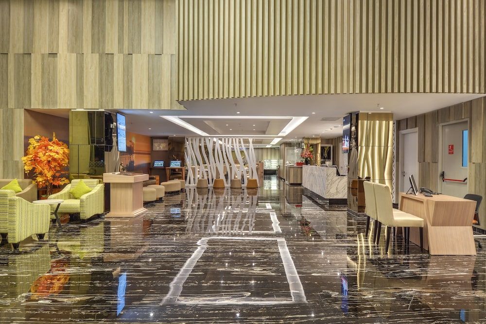 Platinum Adisucipto Hotel & Conference Center 2