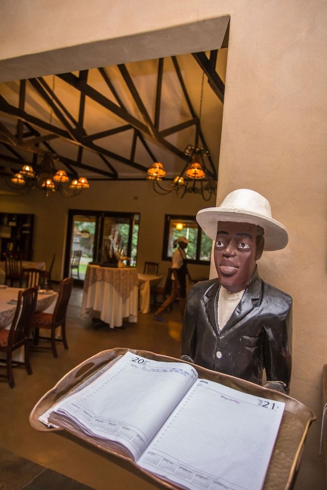 Hamiltons Lodge & Restaurant 2