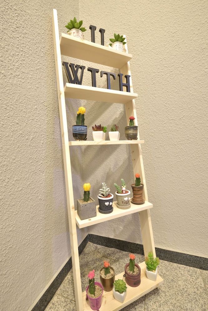 WITH U Hotel & Guesthouse 3