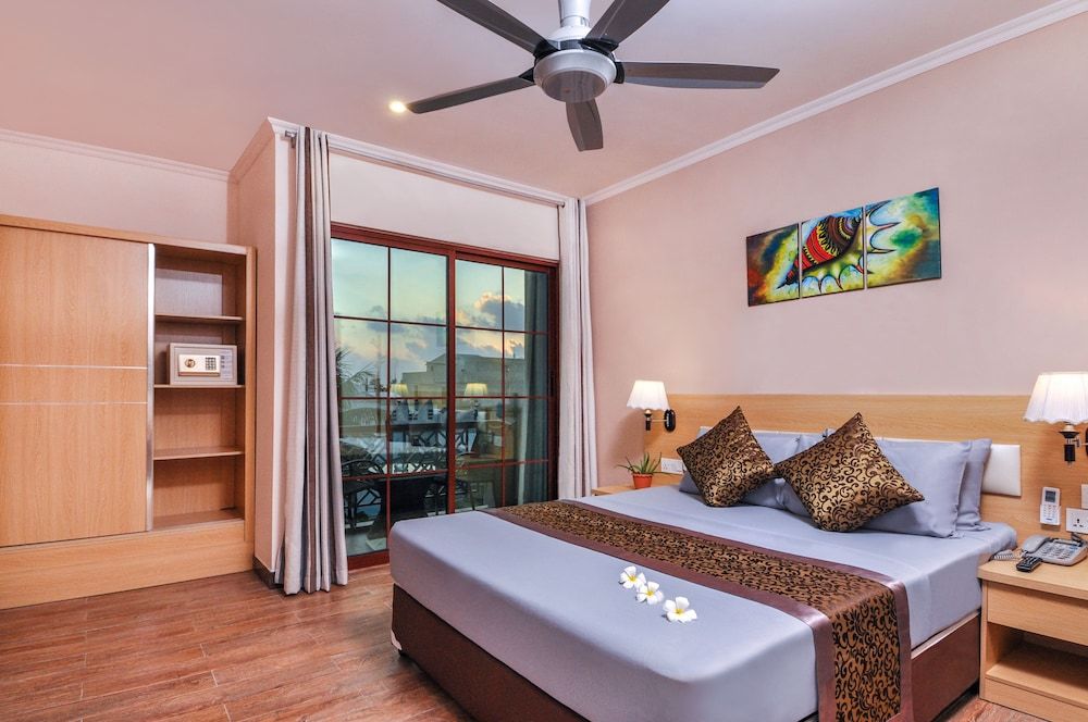Triton Beach Hotel & Spa 3 estrellas en Maafushi