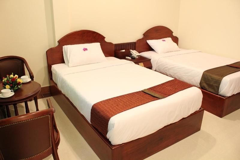 9 Dragon Hotel Restaurant 3