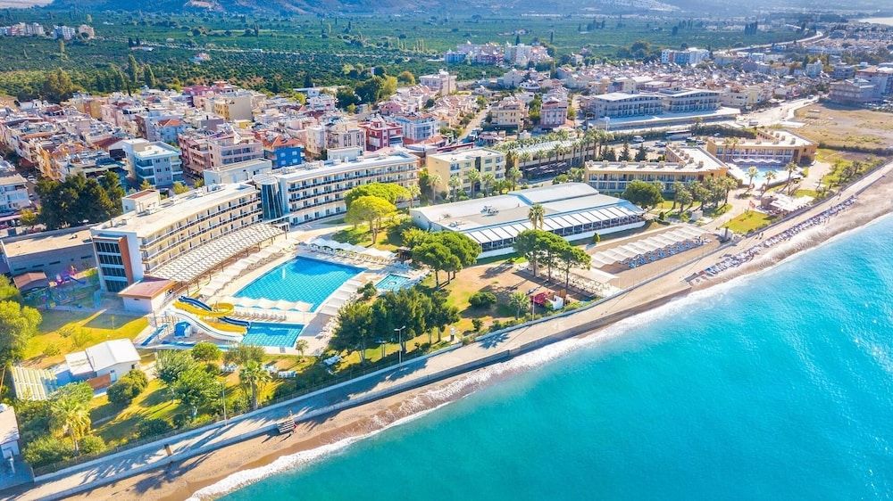 Grand Sahins Gumuldur Resort 4 estrellas en Özdere