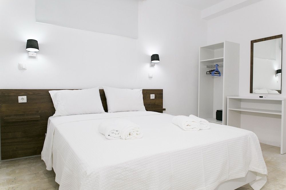 Kissamia Rooms - Next to Night Clubs 3