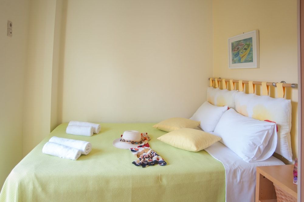 Stamatakis Boutique Studios 3