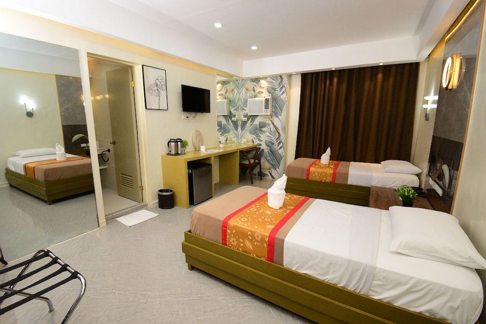 Grand Astoria Hotel 3