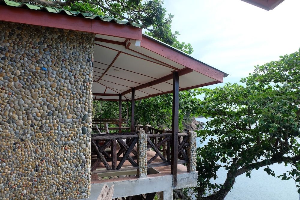 Koh Chang Hut Hotel 2