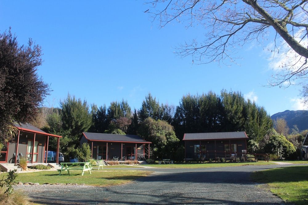The Barn Cabins & Camp -1 estrelas em Marahau