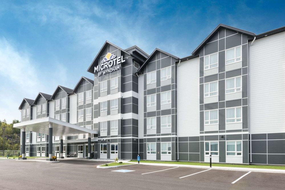 Microtel Inn & Suites by Wyndham Sudbury 1
