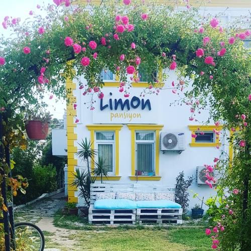 Limon Pansiyon 3 estrellas en Foça