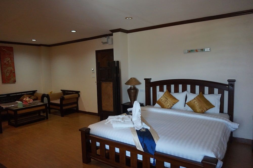 Baiboon Grand Hotel 3