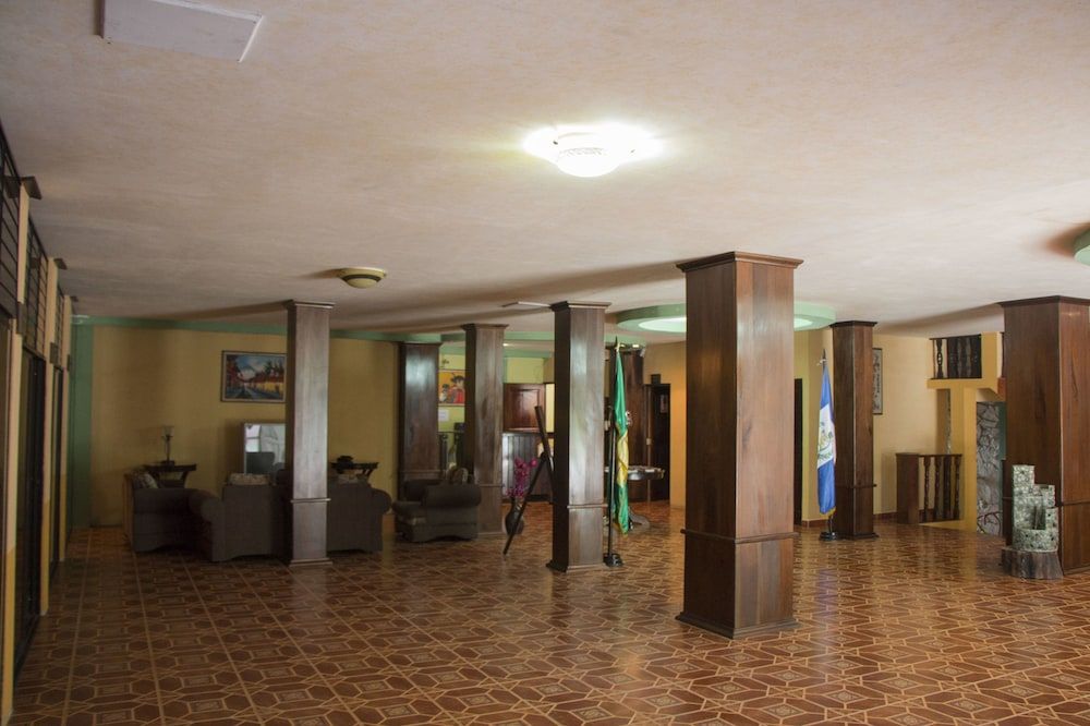 Hotel La Ribiera del Lago Peten Itza 2