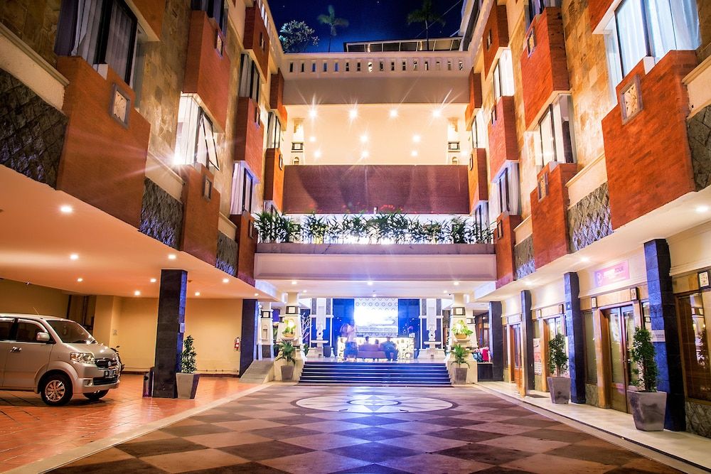 Famous Hotel Kuta 2